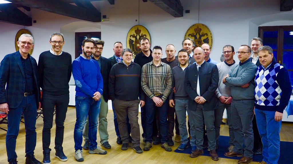 Arturo Spada tra i 15 artigiani maestri d'arredo premiati dall'assessore provinciale all'artigianato
