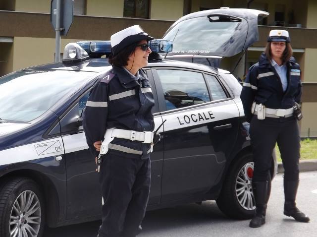 Polizia locale delle giudicarie agenti