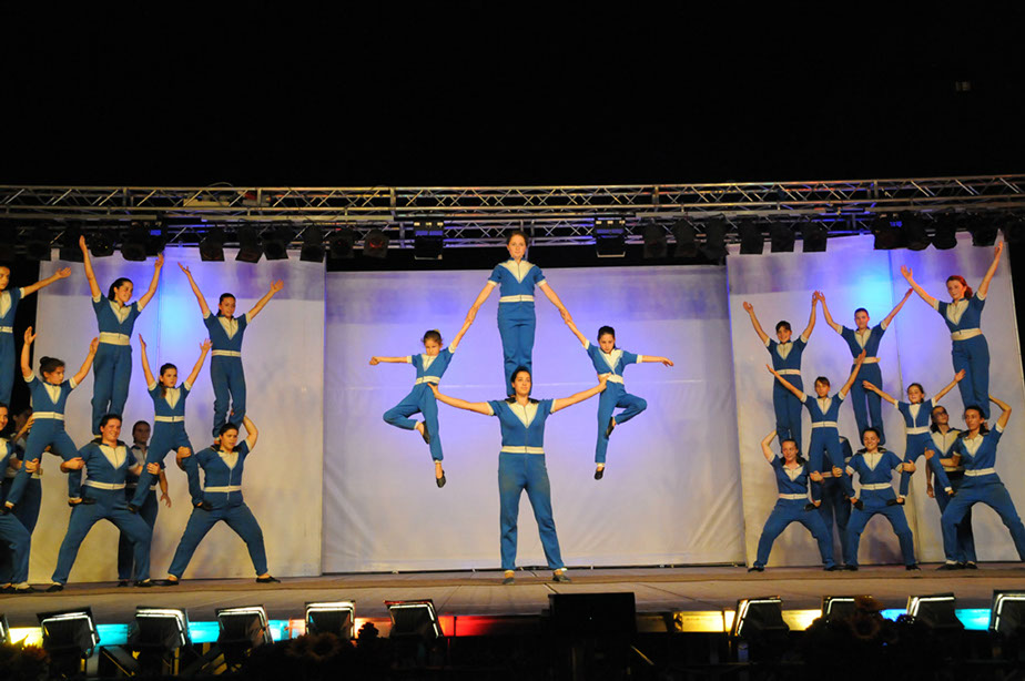 Nomadelfia figurazioni acrobatiche2