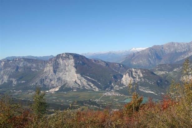 Piana-del-Sarca-con-Monte-Casale