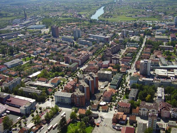 Le Esteriori donano due pullmini salvavita a Prijedor